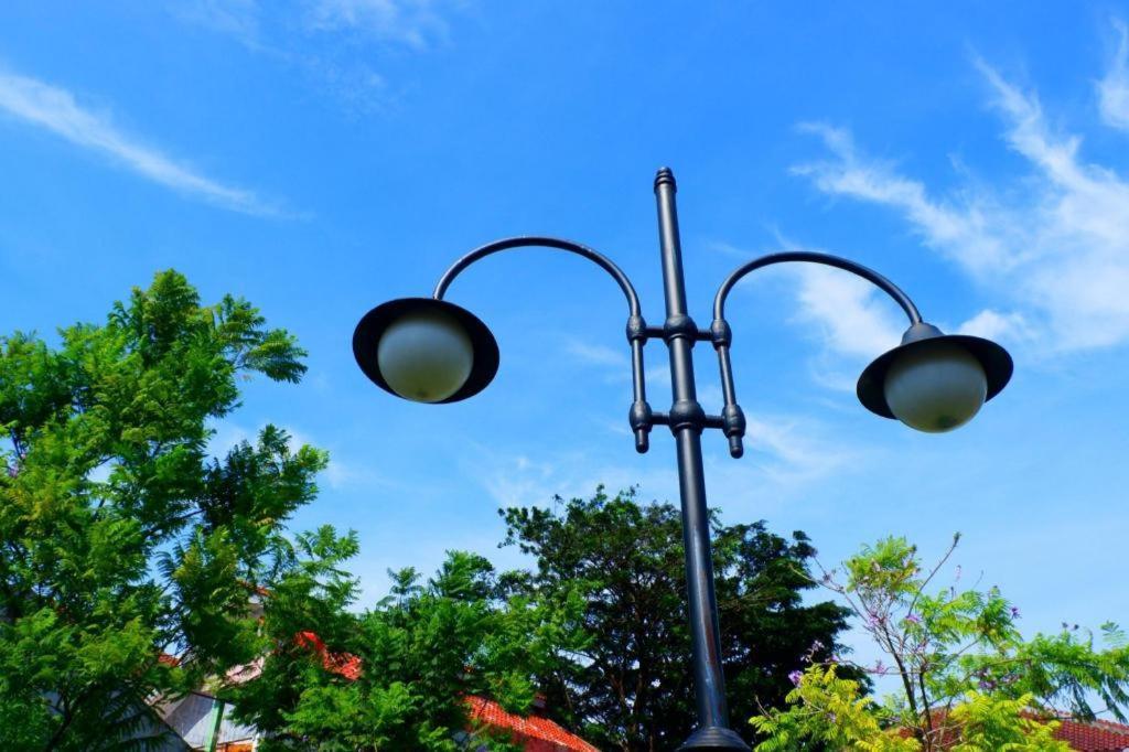 Arch Hotel Bogor Exterior photo