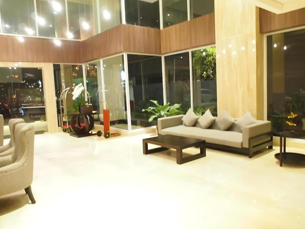 Arch Hotel Bogor Exterior photo