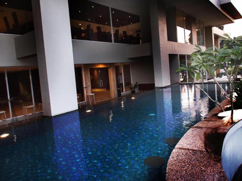 Arch Hotel Bogor Exterior photo