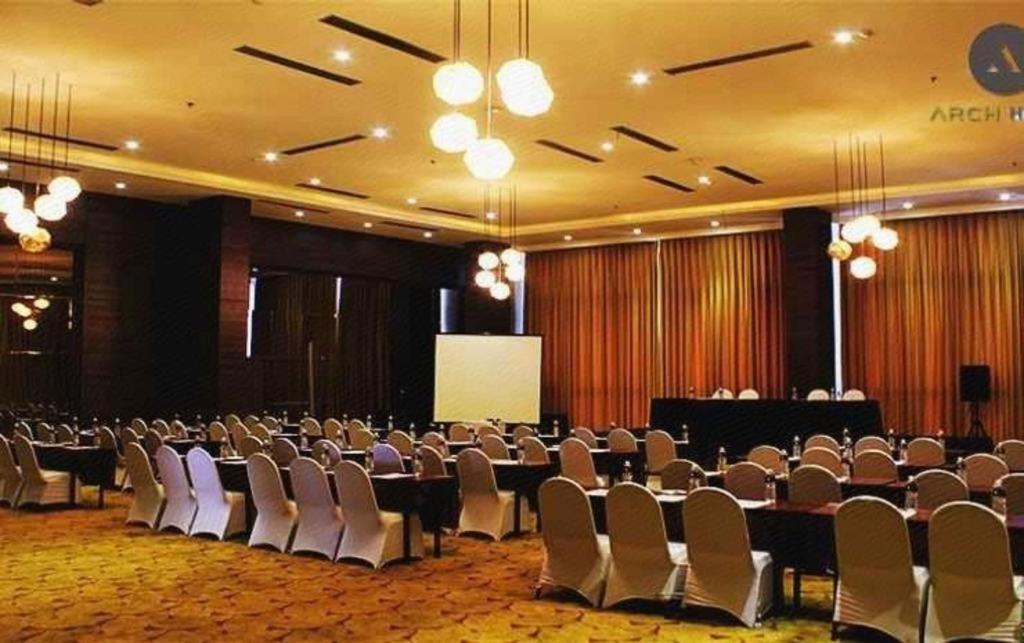 Arch Hotel Bogor Exterior photo