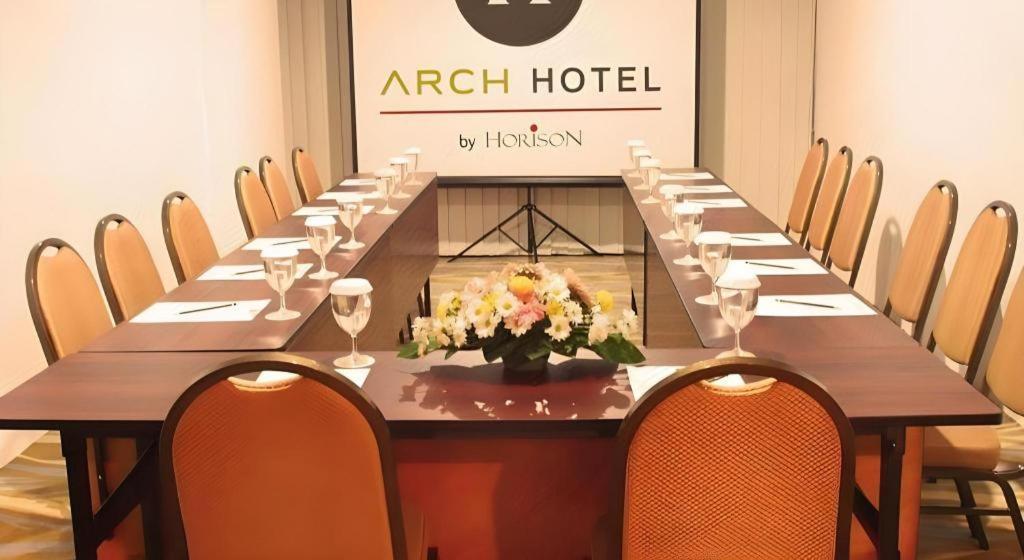 Arch Hotel Bogor Exterior photo